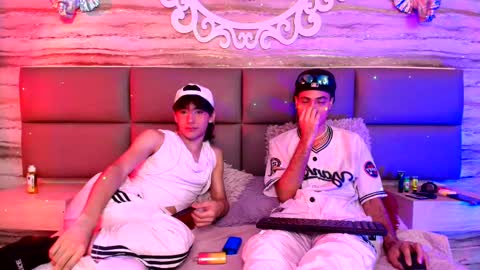 twinslovers_ online show from September 27, 2025, 8:14 pm