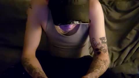 Snapshot of twistedblizzy chatting on January 23, 2025, 10:22 pm TwistedBlizzy online show from January 23, 2025, 10:22 pm