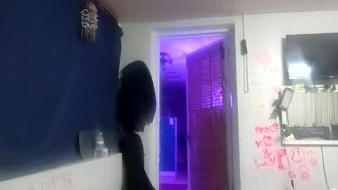 Twocrazy85 online show from November 19, 2025, 7:19 am