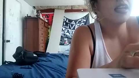 Twocrazy85 online show from November 29, 2025, 3:59 pm