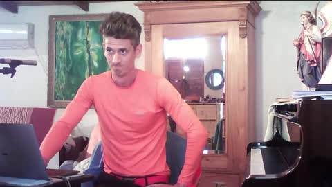 TobeBritta online show from November 8, 2025, 7:12 pm