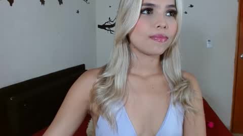 tyfanny19 online show from December 13, 2024, 6:38 pm