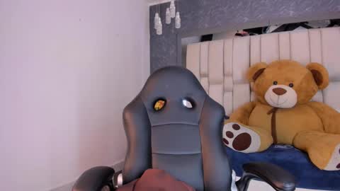  TYLA  online show from February 14, 2025, 3:33 am