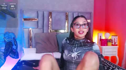 tyla_ks online show from November 25, 2025, 7:58 pm