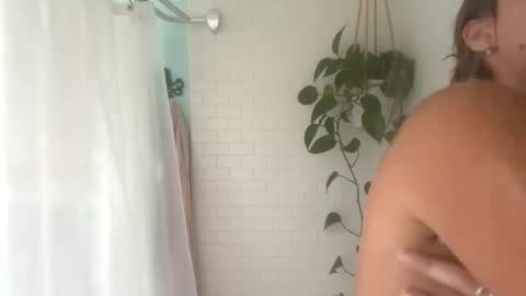 tylababyy online show from October 27, 2025, 4:11 pm