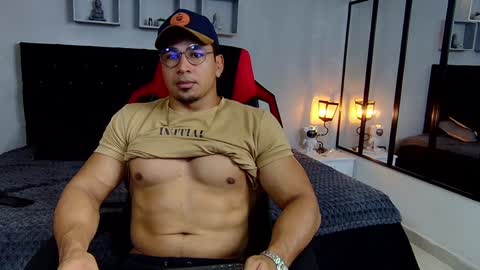 tyler_hank1 online show from December 22, 2024, 3:55 am