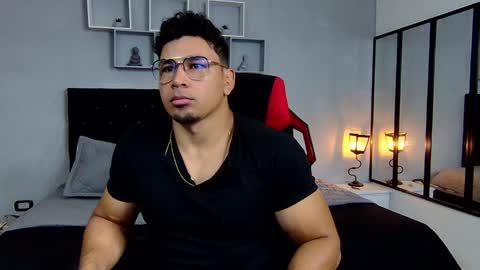 tyler_hank1 online show from January 10, 2025, 11:11 am