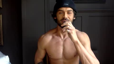 Snapshot of tylerjamesxxx_ chatting on September 11, 2025, 9:31 am tylerjamesxxx_ online show from September 11, 2025, 9:31 am