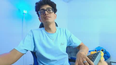   online show from October 23, 2025, 4:01 am