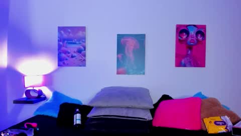 tyra   online show from December 4, 2025, 3:16 am