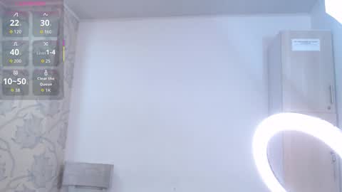 Snapshot of tyrafox_ chatting on December 3, 2025, 7:45 pm tyrafox online show from December 3, 2025, 7:45 pm