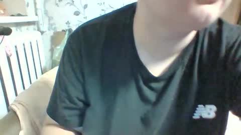 Snapshot of tyuoooy3 chatting on September 21, 2025, 5:25 pm Tyuoooy3s online show from September 21, 2025, 5:25 pm