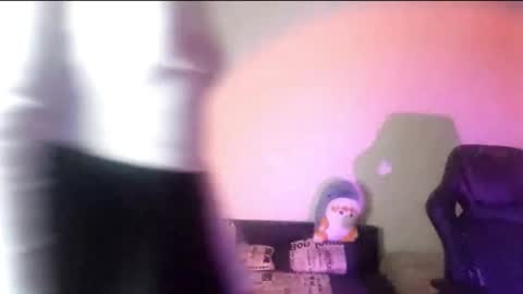 Snapshot of uhm_vickie chatting on October 29, 2025, 3:14 pm Vickie online show from October 29, 2025, 3:14 pm