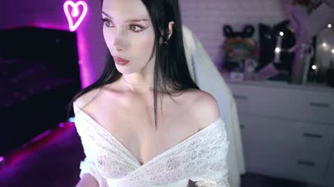 Izzy    online show from January 10, 2025, 10:39 am