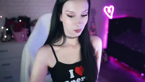 Izzy    online show from February 23, 2025, 5:39 pm