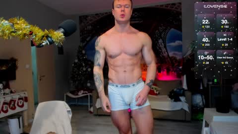 Snapshot of ukgymboy chatting on January 1, 2025, 1:37 pm James Iron online show from January 1, 2025, 1:37 pm