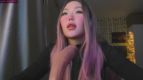 Snapshot of uko_sa chatting on December 14, 2025, 4:34 pm uko sa online show from December 14, 2025, 4:34 pm