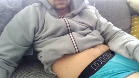 Snapshot of uli1805 chatting on February 19, 2025, 1:28 pm Uli online show from February 19, 2025, 1:28 pm