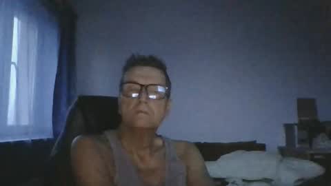 ulmeni4 online show from November 23, 2025, 5:51 am