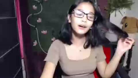 umi online show from September 28, 2025, 7:47 am