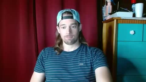 Snapshot of umphreak42 chatting on October 5, 2025, 2:21 am Andrew online show from October 5, 2025, 2:21 am