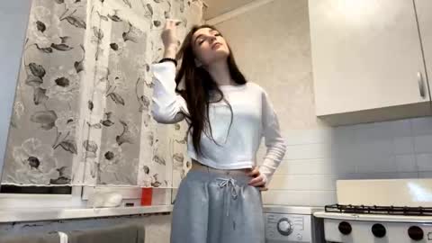 Snapshot of unaberto chatting on December 13, 2025, 7:53 pm Isobelle lisi online show from December 13, 2025, 7:53 pm