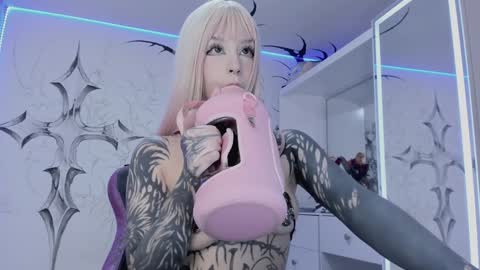 Snapshot of unachimbaherida chatting on February 3, 2025, 3:20 am Elle Danielle online show from February 3, 2025, 3:20 am