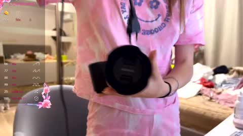 unarks online show from October 21, 2025, 3:57 pm