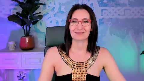 UnaTera online show from October 14, 2025, 9:21 am