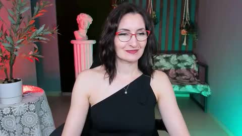 UnaTera online show from November 28, 2025, 5:32 am