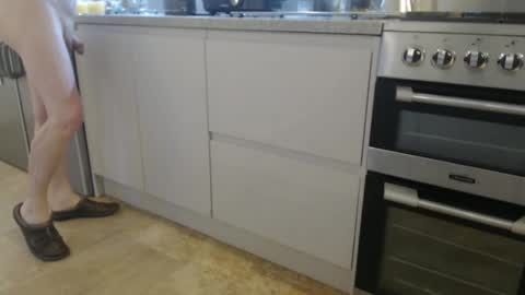 Snapshot of uncle2433 chatting on December 3, 2024, 7:43 am Uncle online show from December 3, 2024, 7:43 am