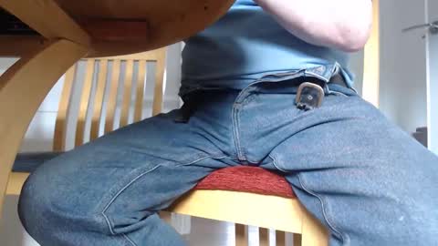 Snapshot of uncle2433 chatting on November 18, 2025, 9:25 am Uncle online show from November 18, 2025, 9:25 am