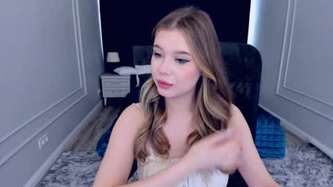 Snapshot of unforgettablalice chatting on January 28, 2025, 11:38 am Alice online show from January 28, 2025, 11:38 am