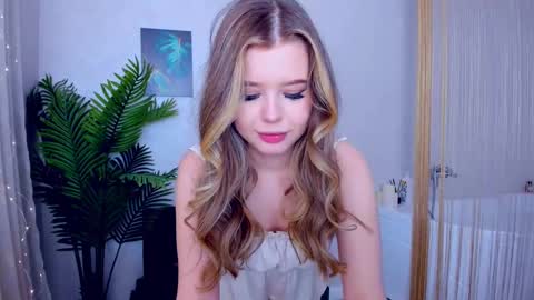 Snapshot of unforgettablalice chatting on February 15, 2025, 5:50 pm Alice online show from February 15, 2025, 5:50 pm