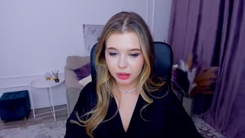 Snapshot of unforgettablalice chatting on February 22, 2025, 1:55 am Alice online show from February 22, 2025, 1:55 am