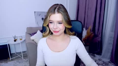 Snapshot of unforgettablalice chatting on February 24, 2025, 7:41 pm Alice online show from February 24, 2025, 7:41 pm