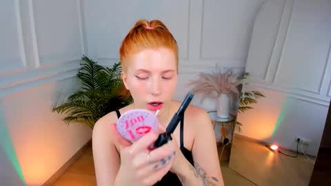 Call me Mira  thumbs up its make me happy online show from November 30, 2025, 8:46 pm