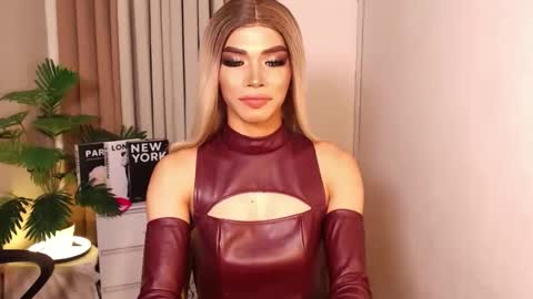 Miss Andrea online show from October 22, 2025, 5:02 pm