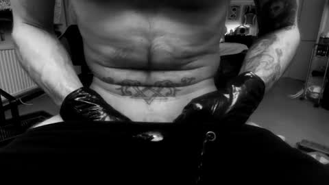 Snapshot of unlitimnaughty_ chatting on January 23, 2025, 10:32 am unlitimnaughty_ online show from January 23, 2025, 10:32 am