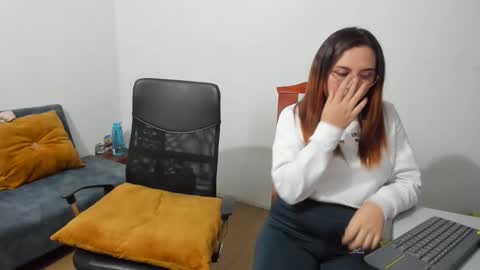 Snapshot of until_wet chatting on February 15, 2025, 12:48 am Kary and jhoa online show from February 15, 2025, 12:48 am