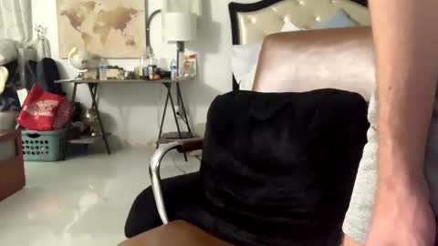 Snapshot of unverifiedbwc chatting on February 14, 2025, 10:58 pm Stepbro online show from February 14, 2025, 10:58 pm