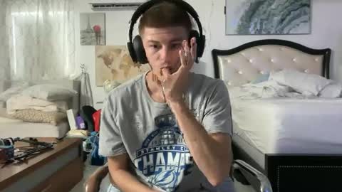 Snapshot of unverifiedbwc chatting on February 17, 2025, 4:26 pm Stepbro online show from February 17, 2025, 4:26 pm