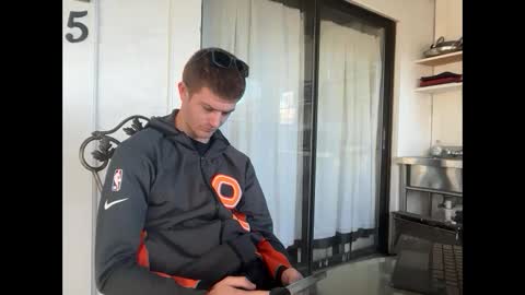 Snapshot of unverifiedbwc chatting on March 3, 2025, 2:15 pm Stepbro online show from March 3, 2025, 2:15 pm