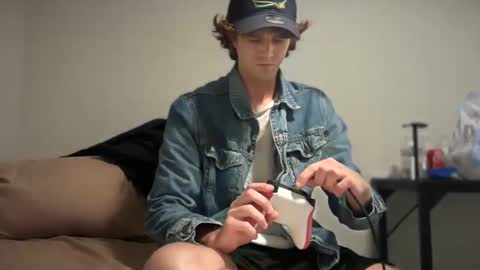 Snapshot of unverifiedbwc chatting on September 17, 2025, 7:32 am Stepbro online show from September 17, 2025, 7:32 am