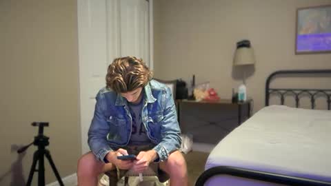 Snapshot of unverifiedbwc chatting on October 4, 2025, 4:54 am Stepbro online show from October 4, 2025, 4:54 am