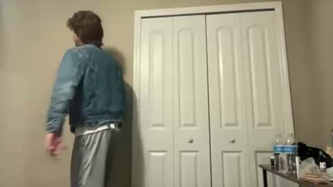 Snapshot of unverifiedbwc chatting on October 15, 2025, 5:18 am Stepbro online show from October 15, 2025, 5:18 am