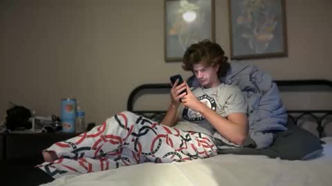 Snapshot of unverifiedbwc chatting on October 19, 2025, 12:28 pm Stepbro online show from October 19, 2025, 12:28 pm