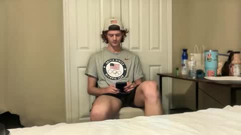 Snapshot of unverifiedbwc chatting on October 28, 2025, 12:30 pm Stepbro online show from October 28, 2025, 12:30 pm