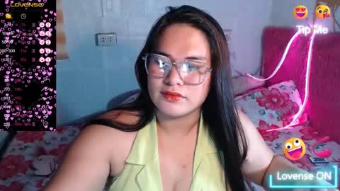 Snapshot of ur_baby_rebbecca chatting on December 13, 2024, 8:41 am SINGLE online show from December 13, 2024, 8:41 am