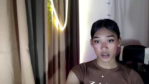 Snapshot of ur_dazzlingmorenaxx chatting on October 24, 2025, 3:47 am ur_dazzlingmorenaxx online show from October 24, 2025, 3:47 am